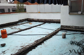 Realización de pendientes del suelo de la terraza.
